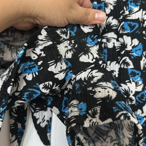 Rene Ricci blue and white shorts ties at the waist size XL - Picture 5 of 5